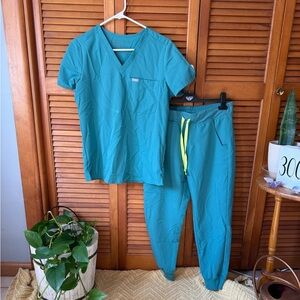 Figs Technical collection Scrubs